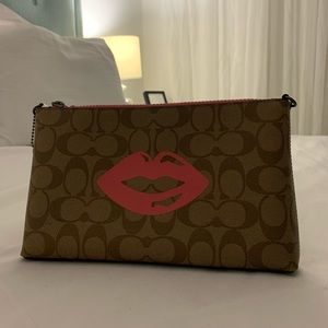 NEW Coach leather bag ❤️🔥AUTHENTIC❤️🔥 Never used (STRAP INCLUDED)